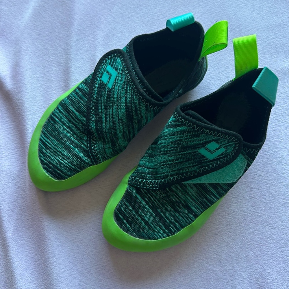 Black Diamond kids climbing shoes